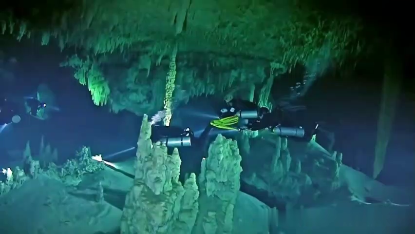洞穴潜水